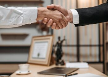 AirHelp recibe una importante inversión minoritaria de Abry Partners