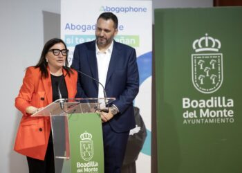 Abogaphone se presenta en Boadilla del Monte como la primera plataforma online de "abogados reales"