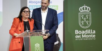 Abogaphone se presenta en Boadilla del Monte como la primera plataforma online de "abogados reales"
