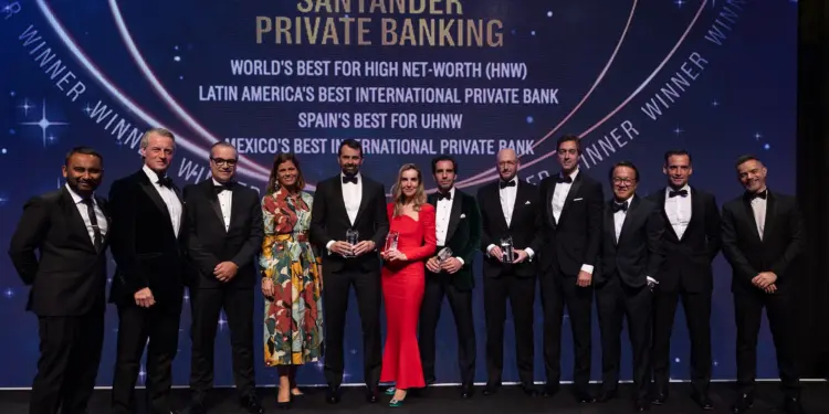 De izquierda a derecha: Frans Von Chrismar  Javier Ortega  Sol Moreno de los Ríos  Alfonso Castillo  Alejandra Entrecanales  Victor Moreno de Barberá  Luis Bermúdez  Axel Timmerman  Vitor Otshuki  Javier   Martin-Pliego